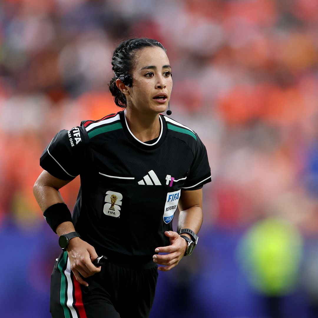 Katia Itzel García, árbitra mexicana, durante el Mundial 2026